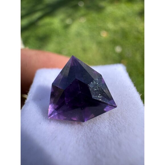 4.04 Amethyst from Rwanda - Cut by Ravenstein Gems - Picture 4 of 7